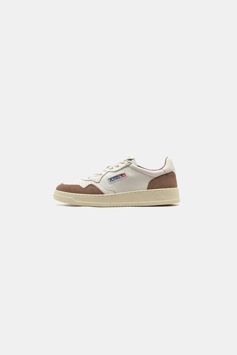 AUTRY MEDALIST LOW MAN - GOAT/SUEDE WHT/TOBACCO AULMGS43