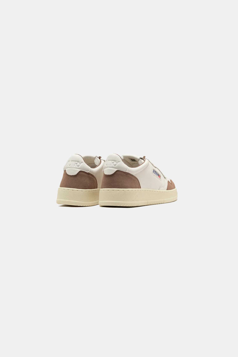 AUTRY MEDALIST LOW MAN - GOAT/SUEDE WHT/TOBACCO AULMGS43